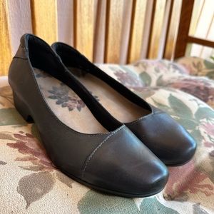 Taos black Slip On